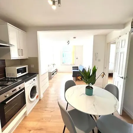 1 Bed Flat London A Step To Emirates Stadium Esterno foto