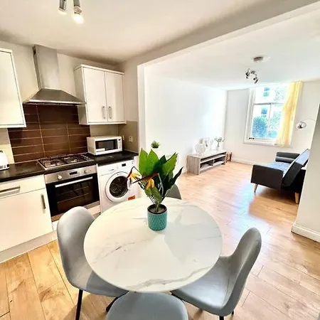 1 Bed Flat London A Step To Emirates Stadium Esterno foto